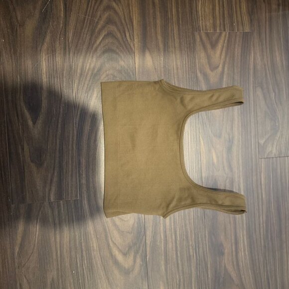 Set Active Box Cut Sports Bra - Picture 2 of 5